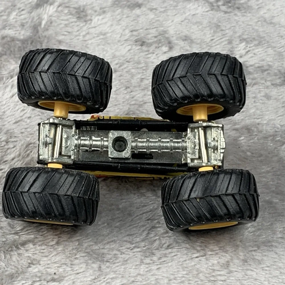 Hot Wheels Monster Trucks lot of 2 Trucks 1:64 Zombie & Wild Thang Preowned